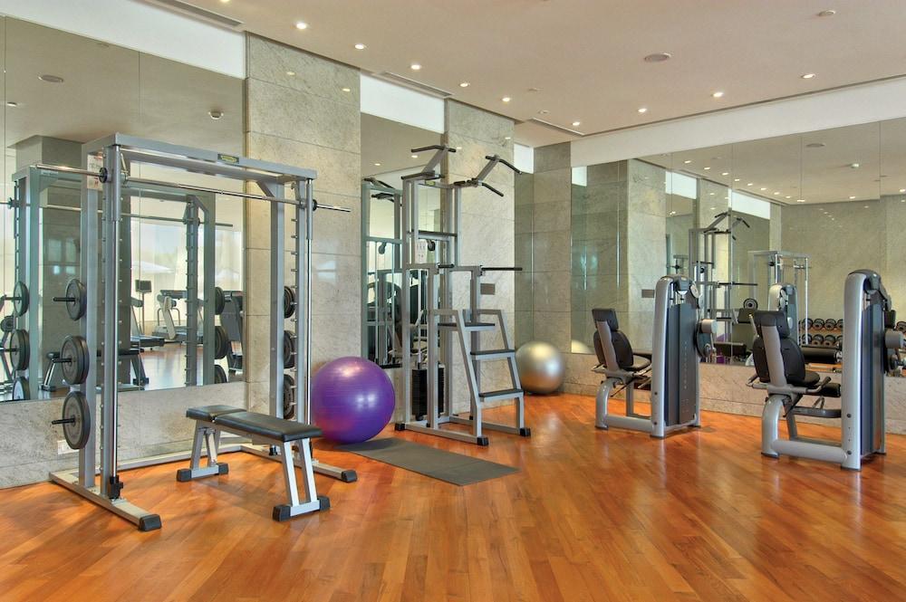 Hotel Hyatt Regency Mumbai International Airport Exterior foto A gym at a hotel