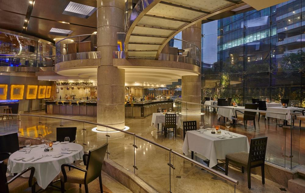 Hotel Hyatt Regency Mumbai International Airport Exterior foto The restaurant