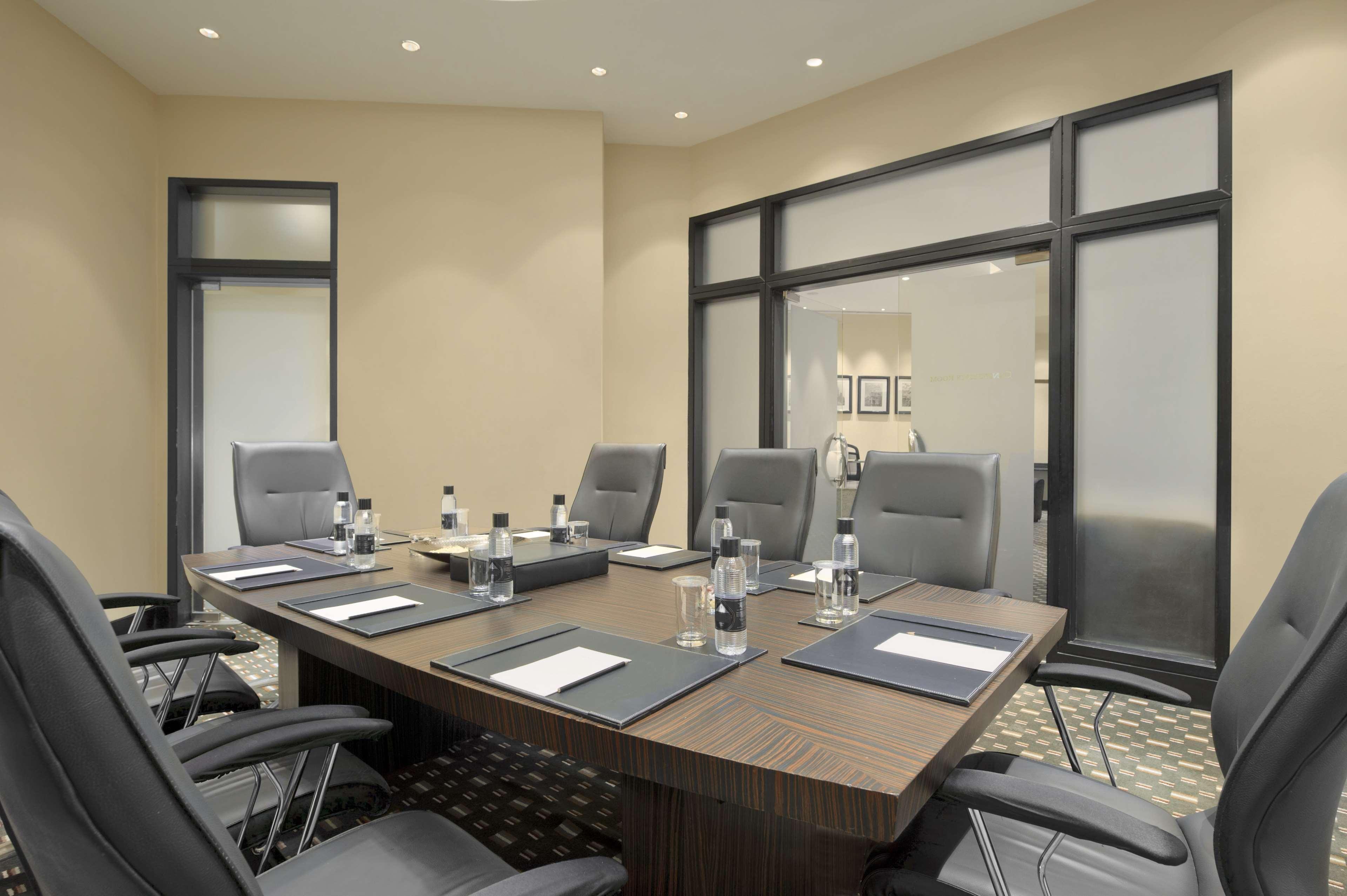 Hotel Hyatt Regency Mumbai International Airport Exterior foto Meeting room