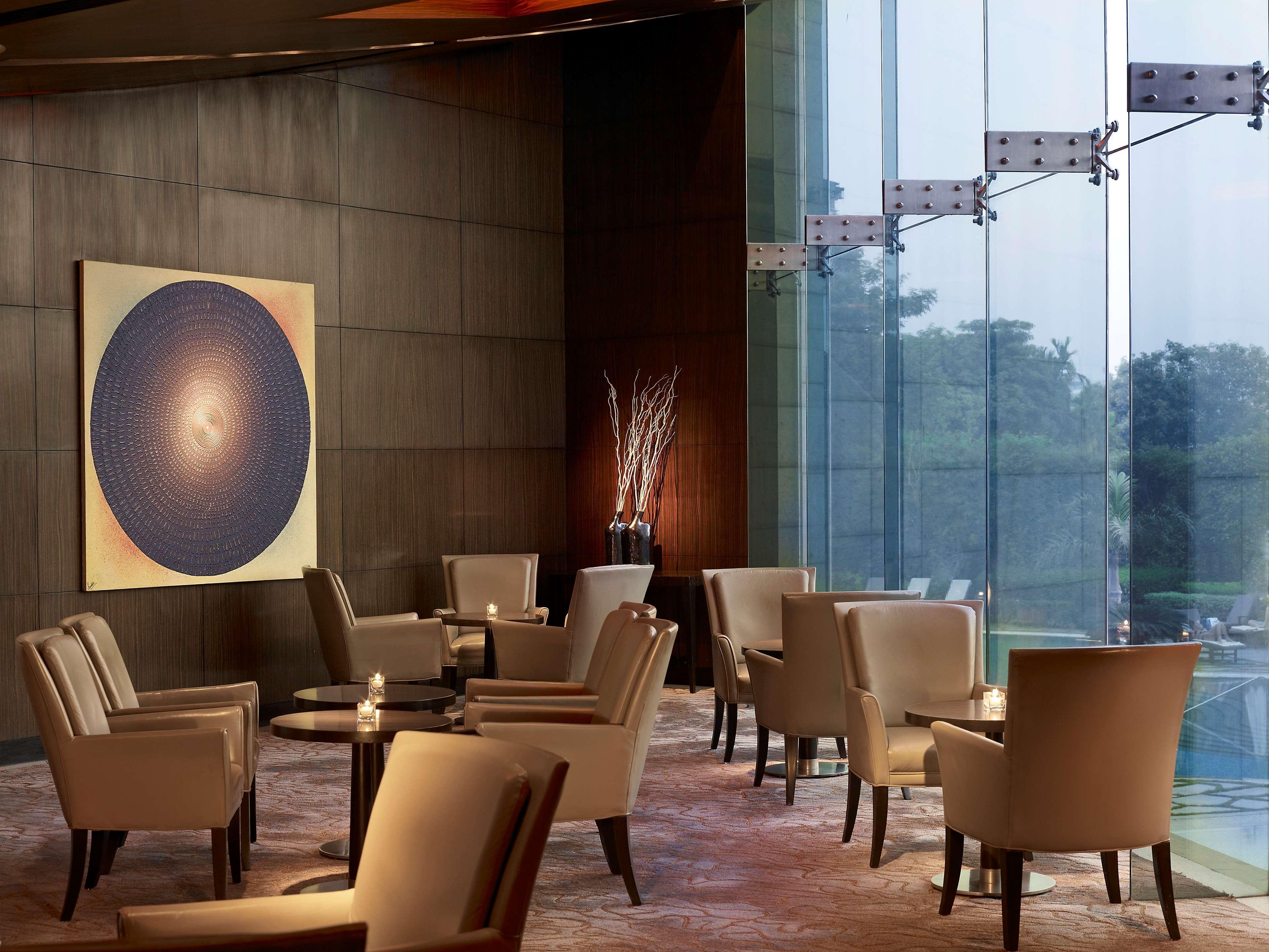 Hotel Hyatt Regency Mumbai International Airport Exterior foto The Club Lounge at the Westin Mumbai