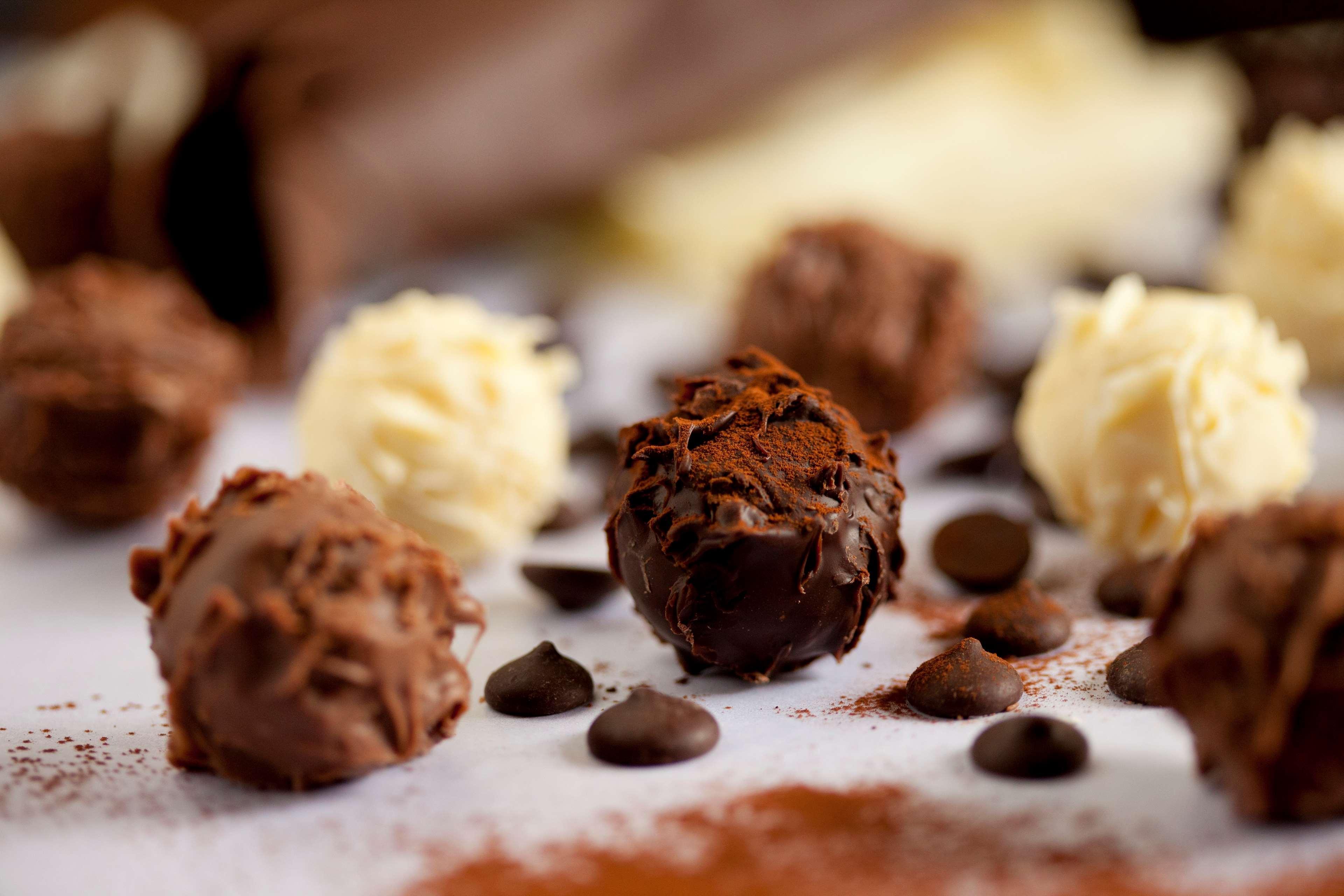 Hotel Hyatt Regency Mumbai International Airport Exterior foto Chocolate truffles